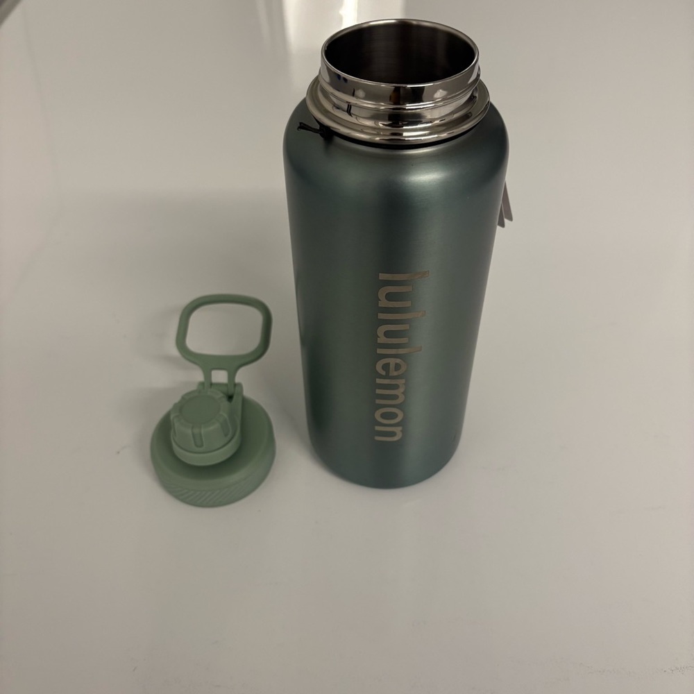 lululemon Back to Life Sport Bottle 32oz Green Insulated Water Bottle NWT